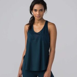 Lululemon Twist & Train Tank in Jaded Teal Blue size 8